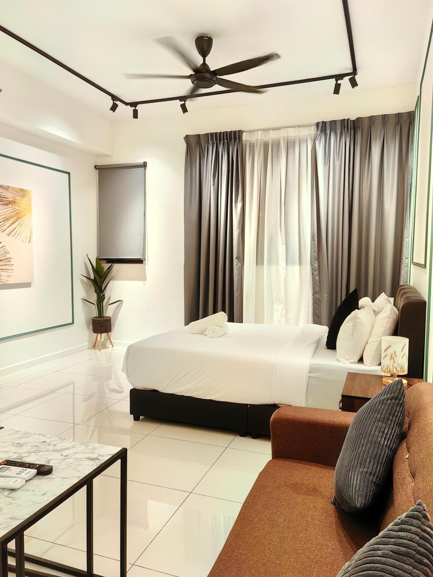 Chamber Resident Service Klcc Kuala Lumpur